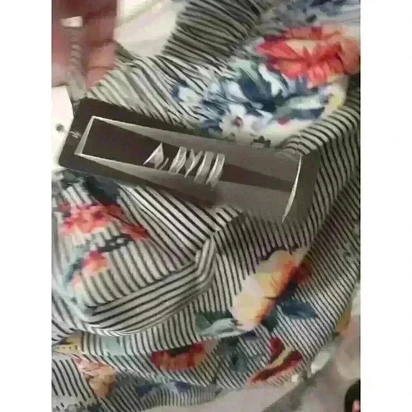 A Byer Sz Medium Top Flowy Striped Floral Print Blouse Tie Cuffs NWT - Picture 7 of 7